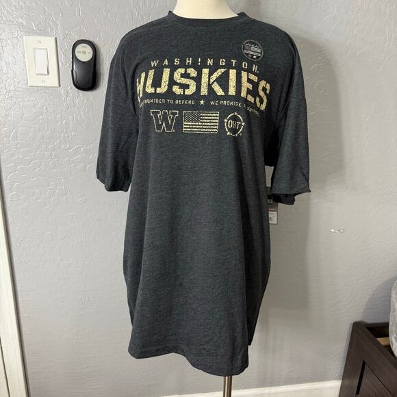 Men's Colosseum Heathered Black Washington Huskies Military Appreciation Flag - Picture 2 of 6